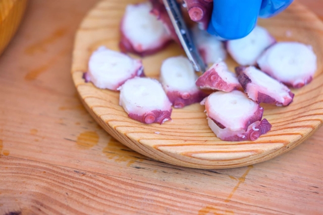Pulpo cocido en Galicia listo para tu hogar o tu negocio